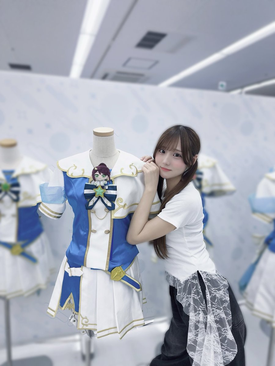 srchan07's tweet photo. 私が着てる衣装💚🪽
アニメイトさんに飾っていただける日が来るなんて…！！！とってもうれしい（ ;  ; ）♡
ぜひ見に行ってみてください！！！ https://t.co/9JP6cO8Hxz