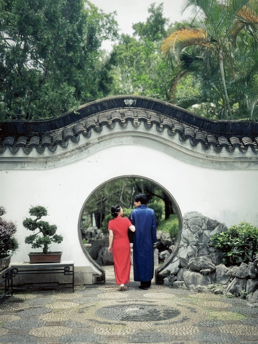 nakashi8931's tweet photo. 私事ですが演劇集団「こちら側」の西園寺祐貴さんと結婚しました。
舞台の上では2年間夫婦の役でしたが本当の夫婦になりました。

これからは一緒に過ごしていく時間を存分に楽しんでいけたらと思います。

日頃からお世話になっている皆様におかれましては、これからもどうぞよろしくお願いいたします https://t.co/JrBlDUhLwK