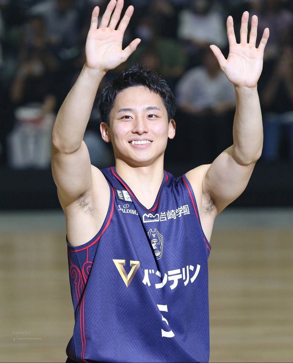 yy_uuu0502's tweet photo. バスケ選手ってメロいよね https://t.co/tMaDGvv1yt