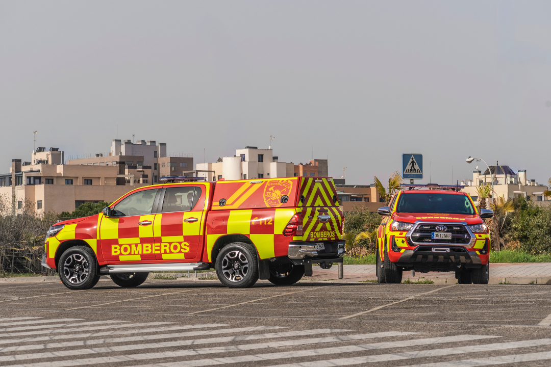 flomeyca's tweet photo. #vehículoentregado: El Consorcio de Bomberos de Guadalajara ya tiene en su servicios estas dos nuevas Pickups.

https://t.co/8oulmZzlFE

#Flomeyca #vehículosamedida #vehiculosdeemergencia #emergencias https://t.co/kF0vvLBHr8