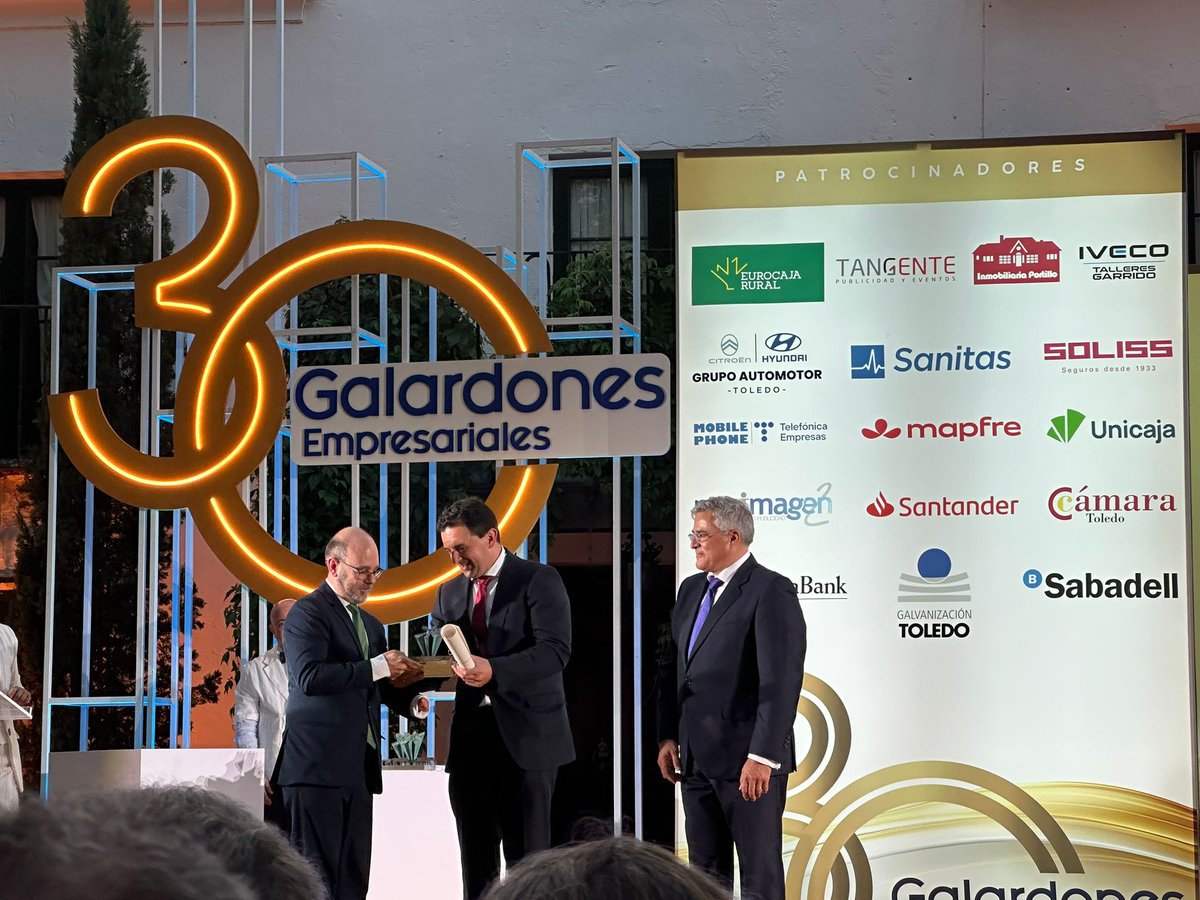 EmcesaCarnicos's tweet photo. 🏆 Emcesa, reconocida con el galardón "Calidad 2026" en los Premios  #FEDETO 
El jurado destaca nuestra combinación de excelencia industrial y alma artesanal. Evolucionar sin renunciar a las raíces.
Gracias al equipo. Esto es vuestro👏
https://t.co/6lmMNVqFtt
#Emcesa #Calidad2026 https://t.co/YvLxrUaXXH