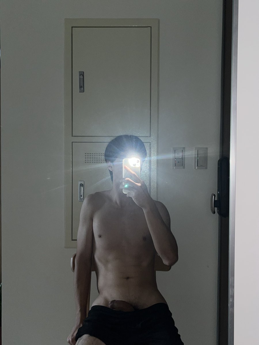 mooshiihsoom's tweet photo. 現在內褲都被ㄐㄐ悶著的味道給佔據🥵 https://t.co/q3itbL4dz5