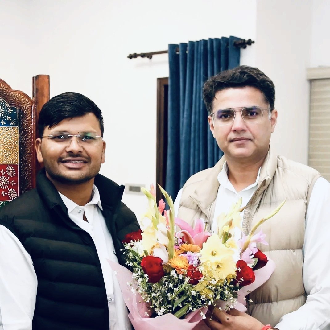 NarendraDewda5's tweet photo. राजस्थान NSUI प्रदेश उपाध्यक्ष बड़े भाई  @RohitashMeenaa जी को जन्मदिन की हार्दिक बधाई एवं शुभकामनाएं।

परमपिता परमेश्वर से आपके उत्तम स्वास्थ्य एवं दीर्घायु जीवन की कामना करता हूं। https://t.co/TKOutmNJSd