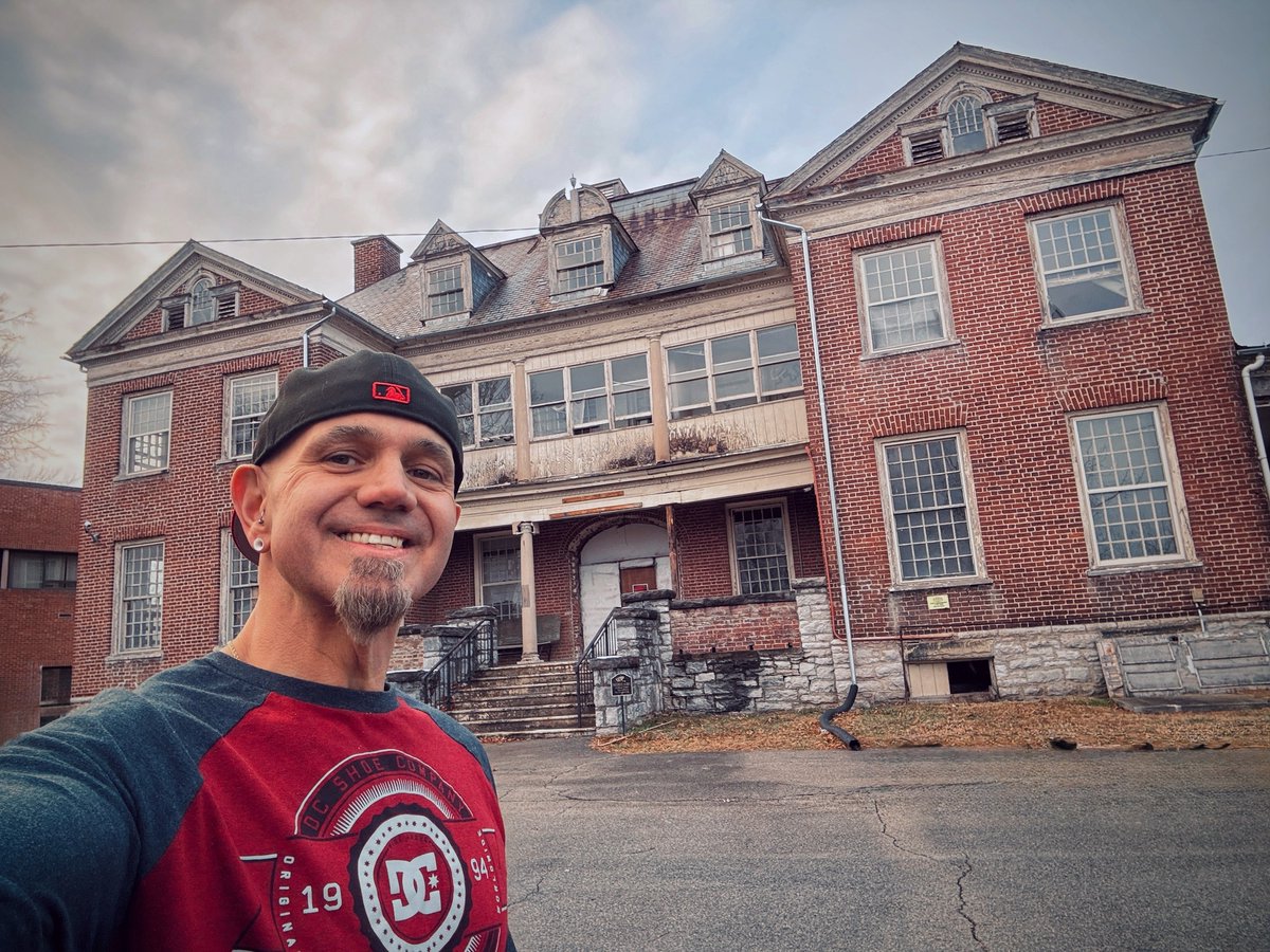 mikeg_WC's tweet photo. This fall, come along with YOUR favorite paranormal team, The Wraith Chasers 😉 and lets communicate with the spirts of St. Albans Sanatorium!

Tickets are available now, so sign up at https://t.co/gjqww70rOU and we'll see ya in Radford, Virginia on November 14th. 👻 https://t.co/GDrHvMw7d6