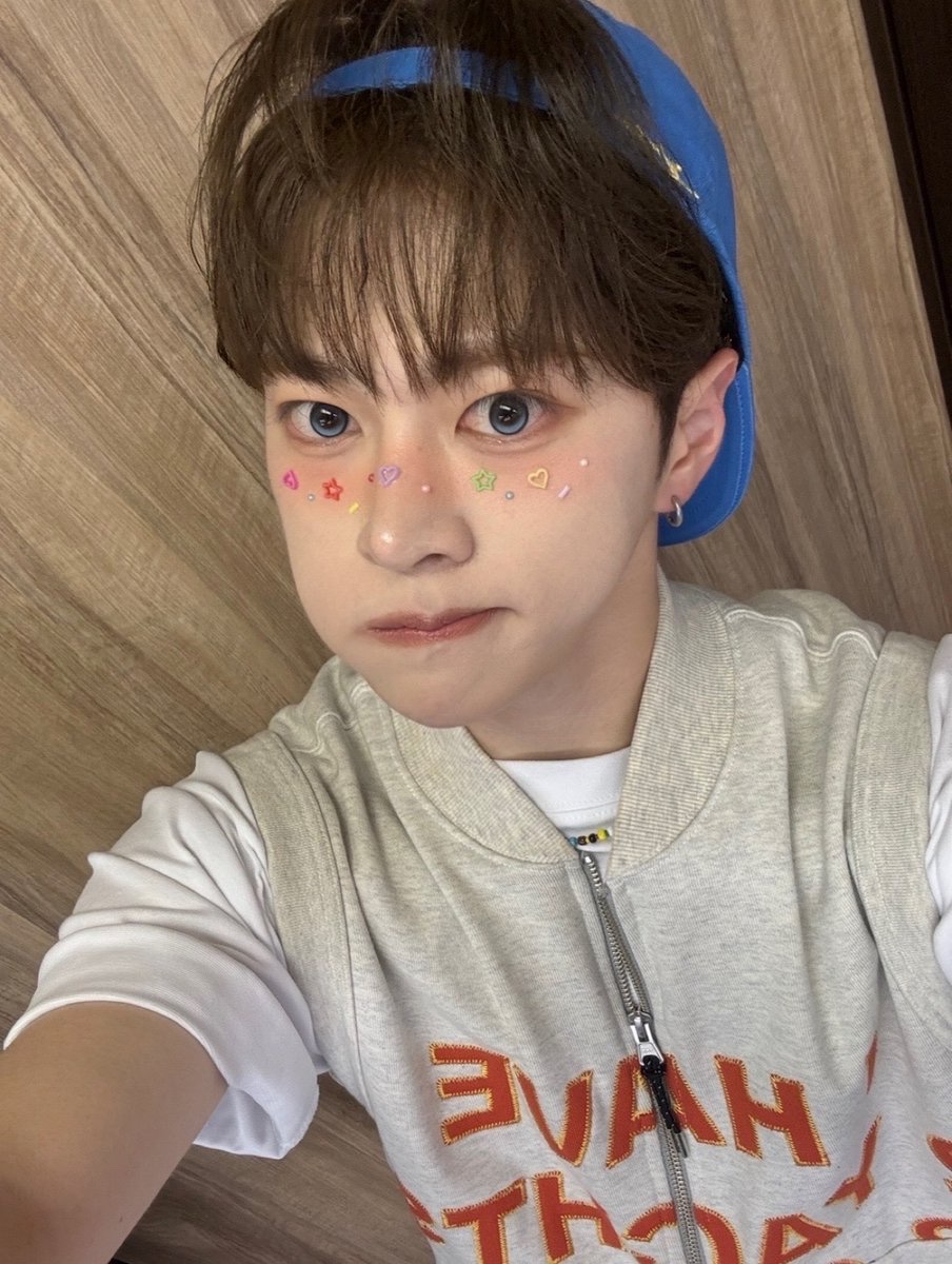 ADAP_offcl's tweet photo. #OSAKA_야호☆
AdAp 재영입니다ㅏ

에이댑 프리 데뷔 5월의 여름 일기 1장을 마무리했습니다! 첫 팬미팅과 데뷔 미션을 향해 함께한 여정들이 저희에게 화창한 햇살같이 포근한 추억으로 남았어요☀️📝 항상 감사합니다ㅏ

시작되는 여름! 또 에이댑 만나자요 🙌🏻

#ADAP #에이댑
#재영 #JAEYOUNG
#ALL_DREAMS_ARE_POSSIBLE