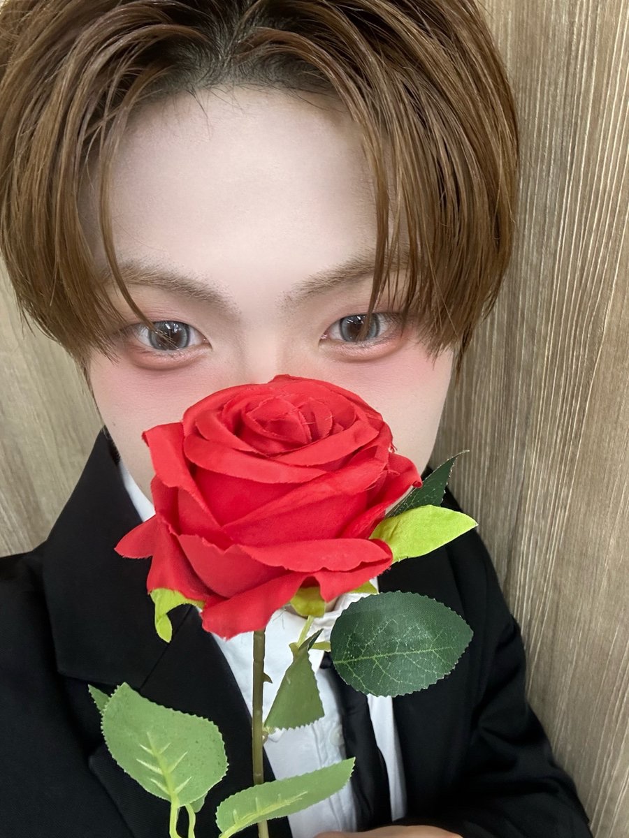 ADAP_offcl's tweet photo. 안녕하세요 에이댑 현성입니다!

5월의 마지막 날,
오사카에서의 마지막 공연을 무사히 마무리했습니다!
마지막 날까지 팬분들을 만나서 너무 즐거웠고 다음에 만날 때도 웃으면서 인사할 수 있게 열심히 할테니까 응원해 주세요!
여러분도 화이팅!

감사합니다🥰

#ADAP #에이댑
#현성 #HYUNSUNG
#ALL_DREAMS_ARE_POSSIBLE