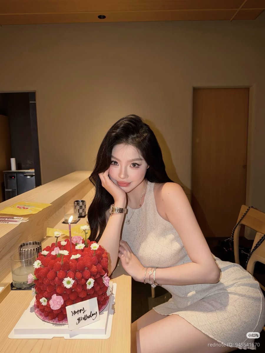 stroberx's tweet photo. still living in the birthday blur. ✨ https://t.co/cGGdm9v9Cp