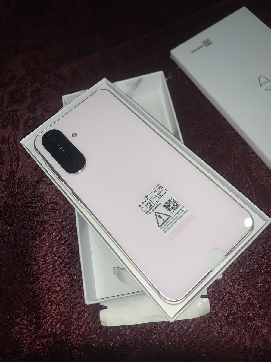 zyerahere's tweet photo. Wts samsung a56
Pemakaian setahun, minus pemakaian aja, box sm kabel charger ada (emang ga dapet kepala charger)
Bisa oyenn, tanya tanya dm/wa https://t.co/I4jnCXPYpu