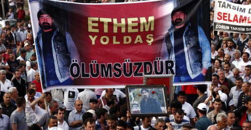 toplumuhalif037's tweet photo. #EthemSarısülük 
Gezi'de Düşene, Dövüşene Bin Selam! https://t.co/8eoCHhQdKJ