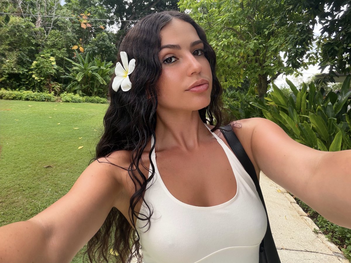 spoilsofia_'s tweet photo. how could u ever say no to a little angel? https://t.co/KGqDrJ83C4