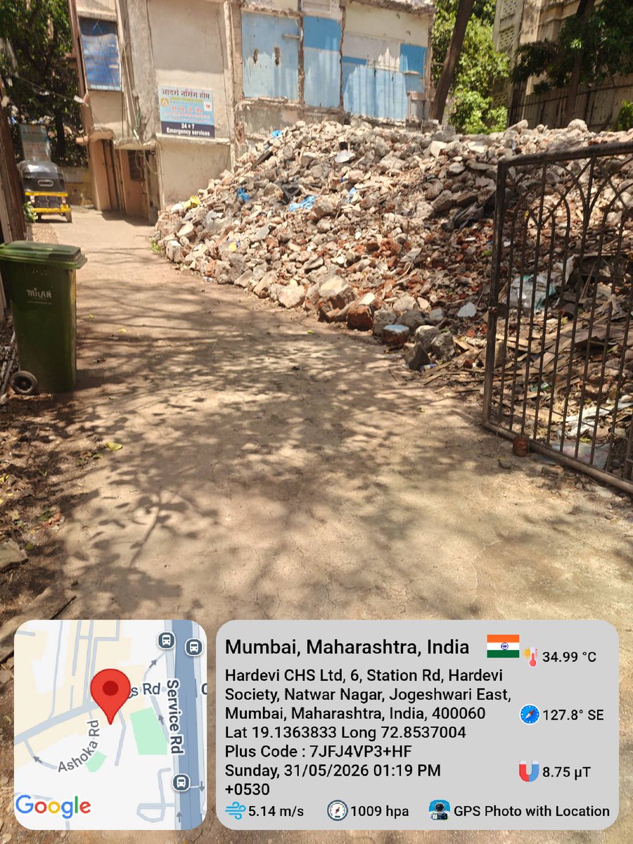 BarnwalShivam's tweet photo. BMC demolished a building near Hardevi Society, Jogeshwari East, over 6 months ago,but the debris is still lying unattended. With the monsoon approaching, this can become a breeding ground for mosquitoes,increasing the risk of dengue,malaria Kindly clear this @mybmc @mybmcWardKE https://t.co/gumD4oQ6qd