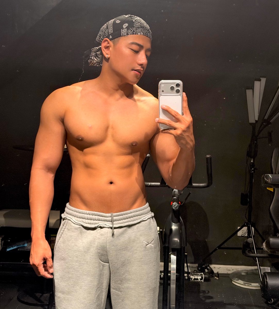 ItsVrixGallano's tweet photo. Back on it. 💪🏼 https://t.co/68oFau6Huu