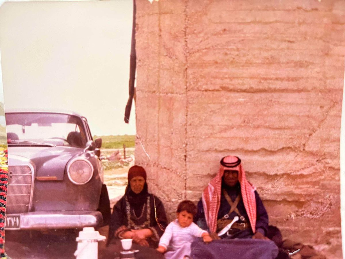 JordanianTribes's tweet photo. الصوره  تجمع الحاج مطلق النوري ابوقاعود بني حميدة
الحاجه علياء حسين ابو قاعود بني حميدة ( رحمهم الله) 
وبرفقتهم الطفل هيثم حمدان ابو قاعود بني حميدة https://t.co/F37rHUpk6K