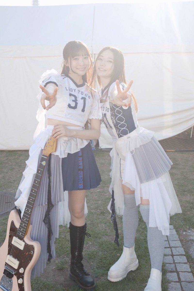 sumiredooon's tweet photo. #横浜開港祭 でした♡
ありがとうございましたᐡ⸝⸝>  ̫ <⸝⸝ᐡ‼️
とっても天気が良くて、むしろめちゃくちゃ暑くて滝汗でしたが！みんなに会えてとっても嬉しかったです🎀♥️

また8月1日に横浜ベイホールでお会いしましょう♡

#横浜開港祭 #サイサイ #SILENTSIREN https://t.co/h7IwHFoE03