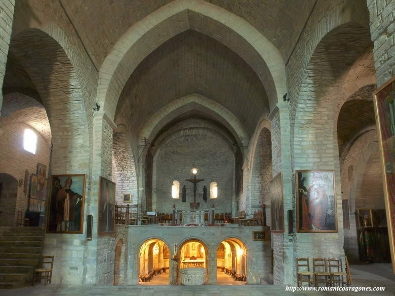 Altomedieval's tweet photo. CATEDRAL DE RODA DE ISABENA
Románico-S. XI–Huesca
https://t.co/4wu6DWb868

De planta basilical de tres naves, tres ábsides sobre criptas, fue construida a principios del S. XI por maestros lombardos sobre los restos de la primera catedral, del siglo X, destruida por Abd-Al-Malik. https://t.co/S2GMAMihtF