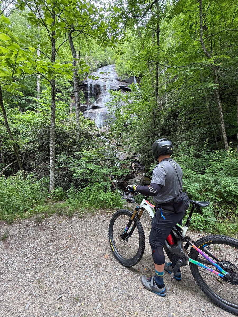 agbillion's tweet photo. Mountain Biking Pisgah National Forest, its both a dream place to MTB and to find waterfalls ! 

#PisgahNationalForest #MountainBiking #PisgahNF #WaterfallChasing #MTB #NorthCarolina #BrevardNC #TrailRiding https://t.co/Pz6A2VcXr0