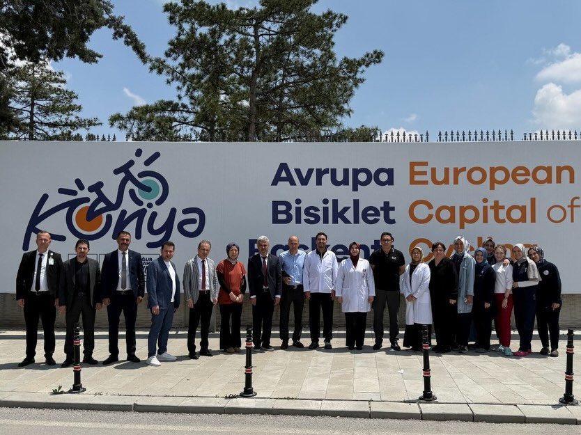 meramdh's tweet photo. Sağlık İçin Hareket https://t.co/p4TYYBwz99ımlarımızı Geleceğe Attık!
Her gün atacağınız küçük bir adım; kalbinizi korur, enerjinizi artırır ve sizi stresten uzaklaştırır. https://t.co/ba2FGQ3o6i https://t.co/RHwcUvYkyK