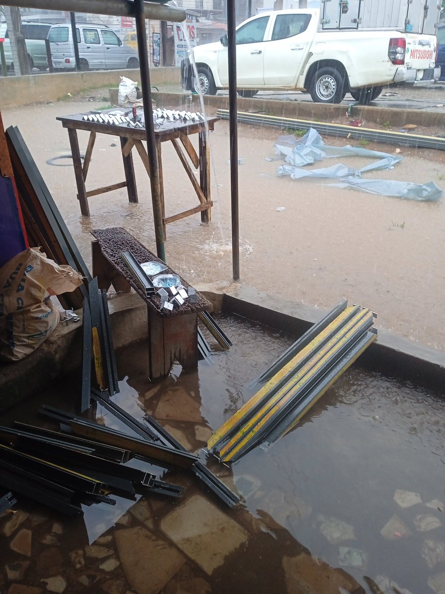 Thebrownson1's tweet photo. This rain don pulse my work๐
#BrownSky๐ช https://t.co/jtHxwGJqe5