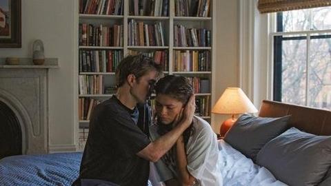PatOakesRealtor's tweet photo. Zendaya and Robert Pattinson’s newest film The Drama delivers an exciting, twisty plot full of—unsurprisingly—drama. But there was a third scene-stealing character that we had our eye on: the couple’s apartment. While the movie’s pl https://t.co/tSl8zJwra7 https://t.co/JQ6wpPM8ed