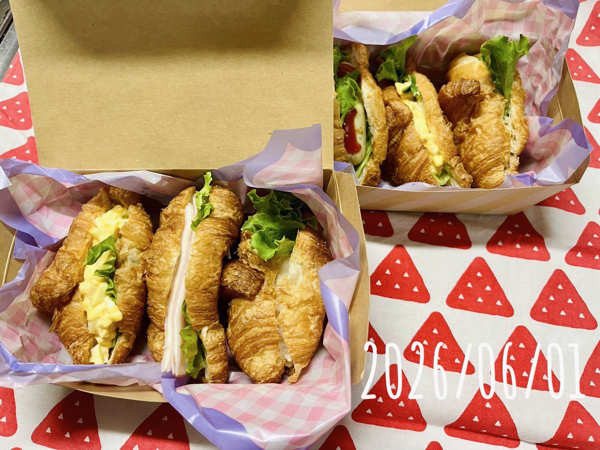 bentoyade's tweet photo. 高校お弁当230目

・クロワッサンサンド

今日は2つ✌️旦那が作ってくれましたｱﾘｶﾞﾀﾔｰ(    ˘ω˘)人

明日は台風が怪しい感じ……
どうぞ酷くありませんように……

皆様1日お疲れ様でした！

 #お弁当 #お弁当記録 https://t.co/UtsoVb6gSo