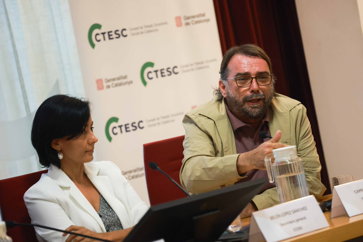 ugtcatalunya's tweet photo. 🗣️ Camil Ros (@camilros) participa avui al CTESC en la presentació de l’informe sobre la realitat migratòria a Espanya. 

La migració és una realitat estructural que requereix drets laborals, inclusió i igualtat d’oportunitats. Per una societat més justa i cohesionada  ✊ https://t.co/54TVk5tgly