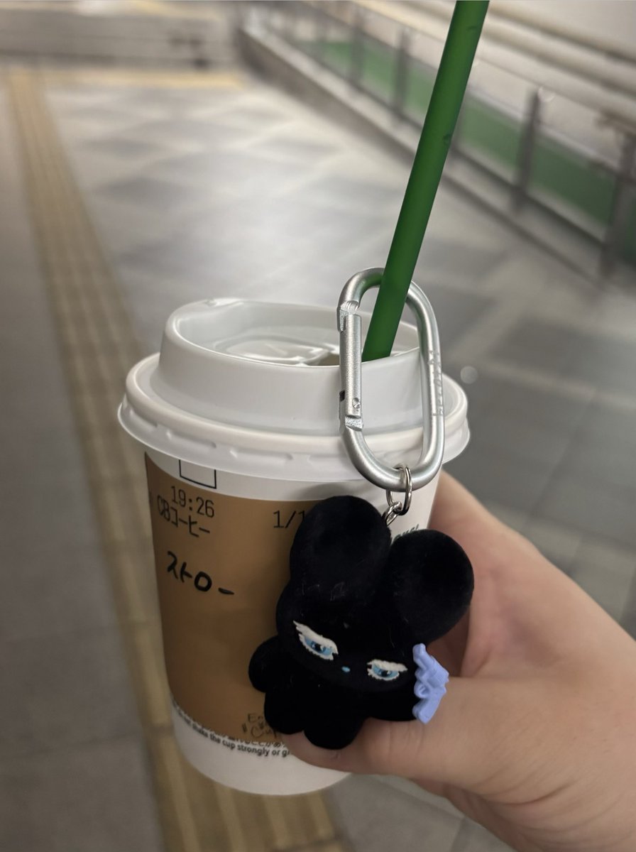 u_pmwl's tweet photo. ベルベッティちゃん1発ゲットできてまじ嬉しい😭
調子乗ってコーヒーブラックで飲んじまったよ😖 https://t.co/JwjjMMDrL0