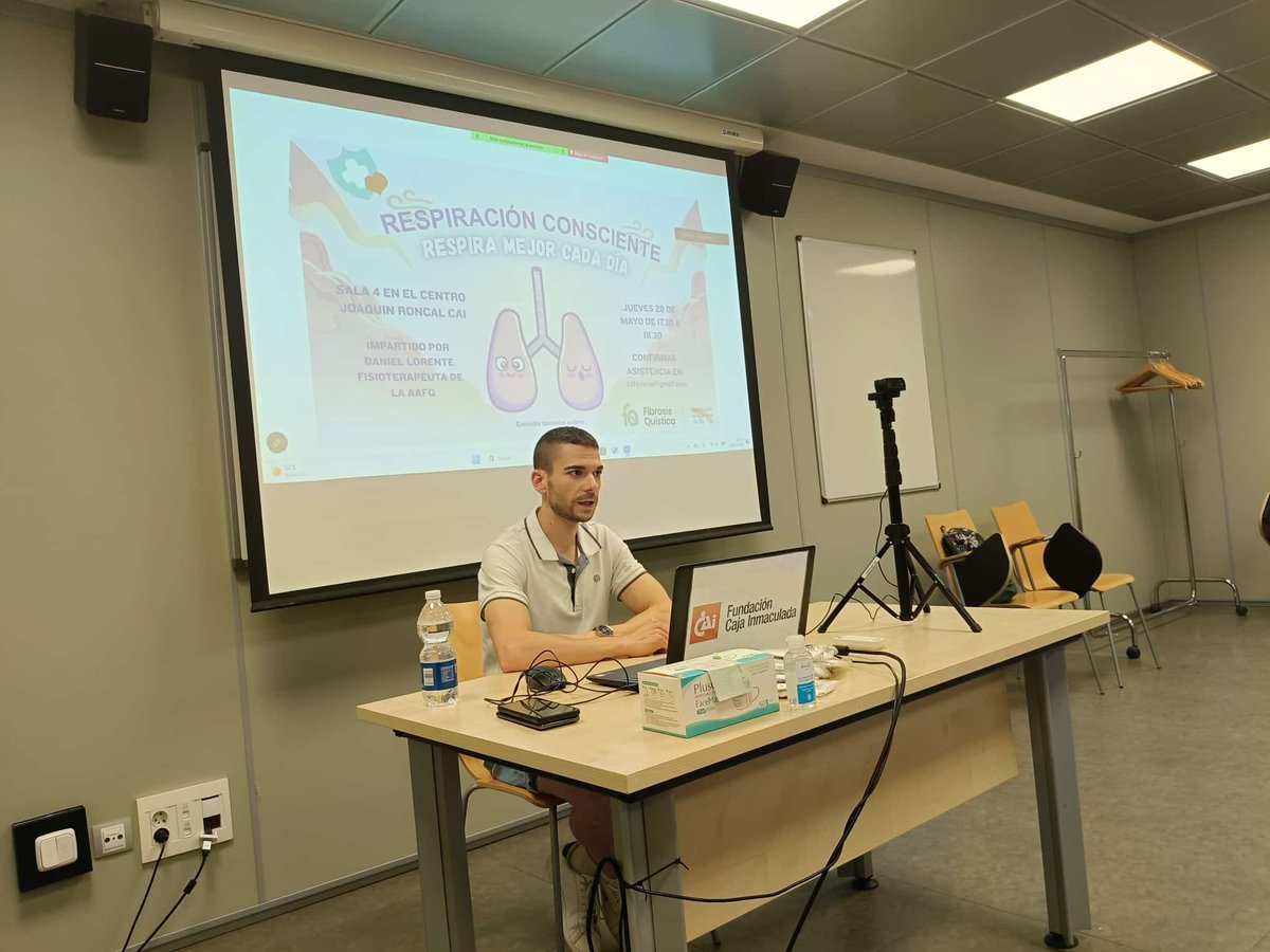 FQAragon's tweet photo. 🫁💚 Gracias a todas las personas que participaron ayer en el taller "Respiración Consciente: Respira Mejor Cada Día", tanto presencialmente como online.

Una jornada para aprender técnicas de respiración, resolver dudas y seguir promoviendo la salud respiratoria.
💚🧡

#FQAragón https://t.co/eyWbF3hErl