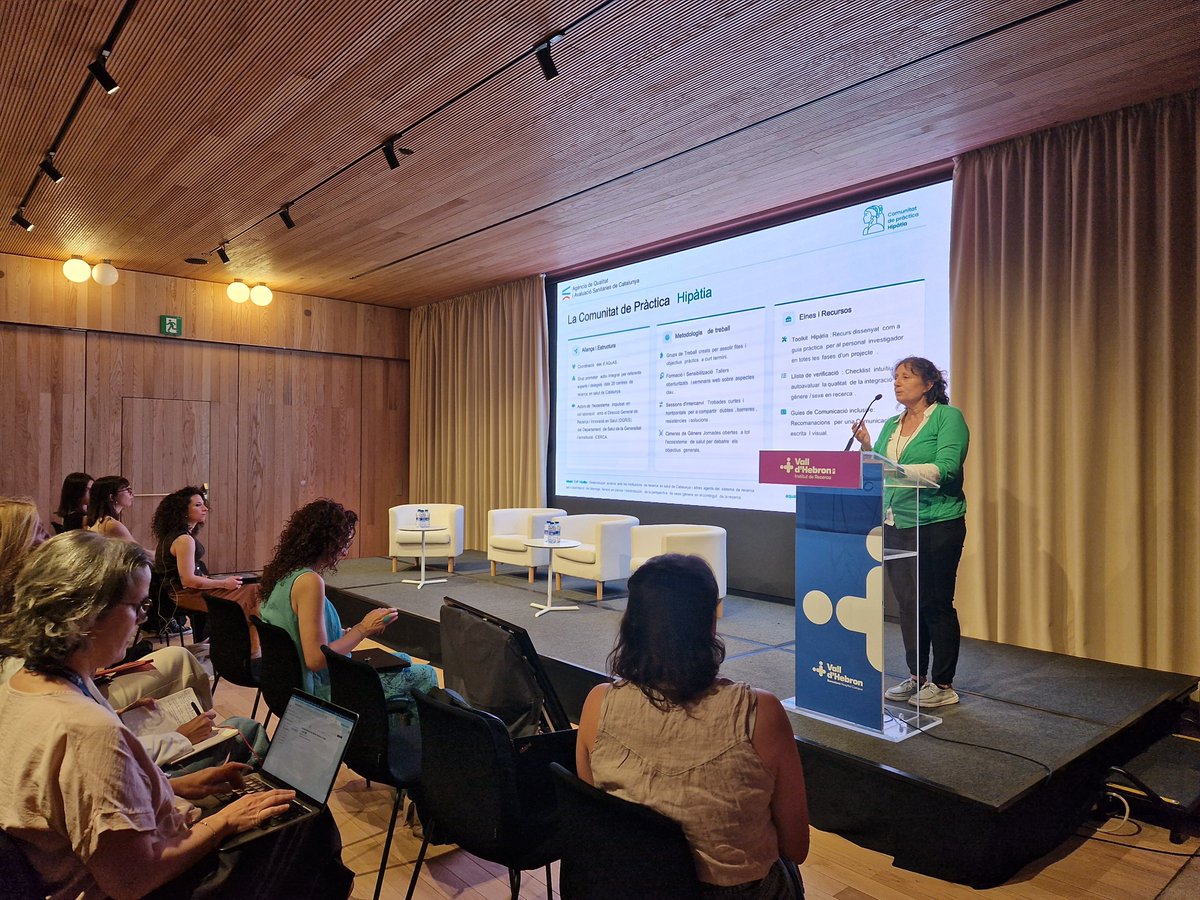 AQuAScat's tweet photo. 🟣 Aquest matí som al @VHIR_ per debatre sobre com podem mitigar els biaixos de gènere per fer una #recerca en #salut més igualitària.

Una jornada impulsada per la Comunitat de Pràctica Hipàtia i coorganitzada per AQuAS, VHIR, @IRSantPau, Neuroage, XWHIN i AGAUR.

#JoSocHipàtia https://t.co/rYhc9ZjIxu