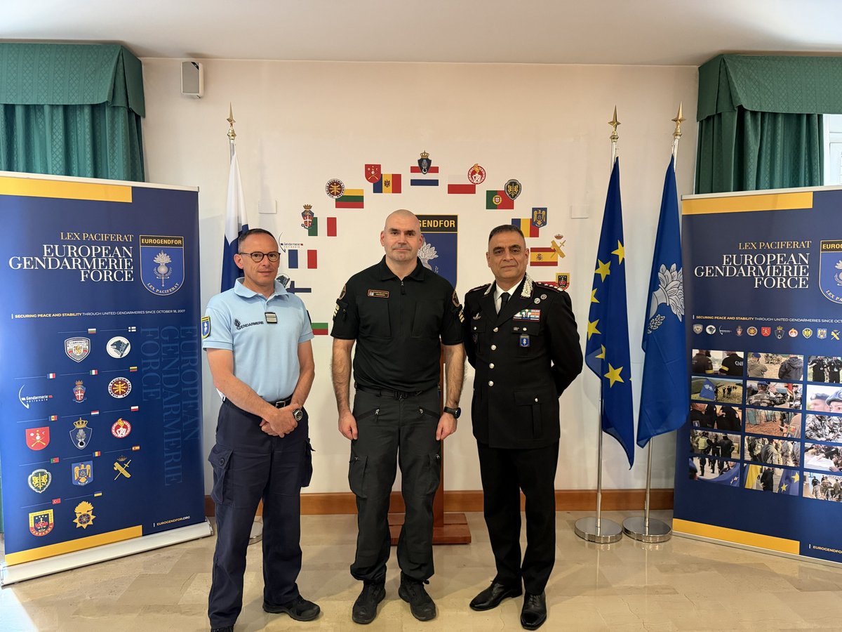 Eurogendfor's tweet photo. 🇫🇮 A historic first!

Lieutenant Colonel Topi Räsänen from the @FinnishBorderGuard has arrived at EUROGENDFOR PHQ the first ever Finnish liaison officer at our side.

Together, we stand for peace. Lex Paciferat. 🤝

#EUROGENDFOR #FinnishBorderGuard #LexPaciferat https://t.co/ljmVuc3wLz