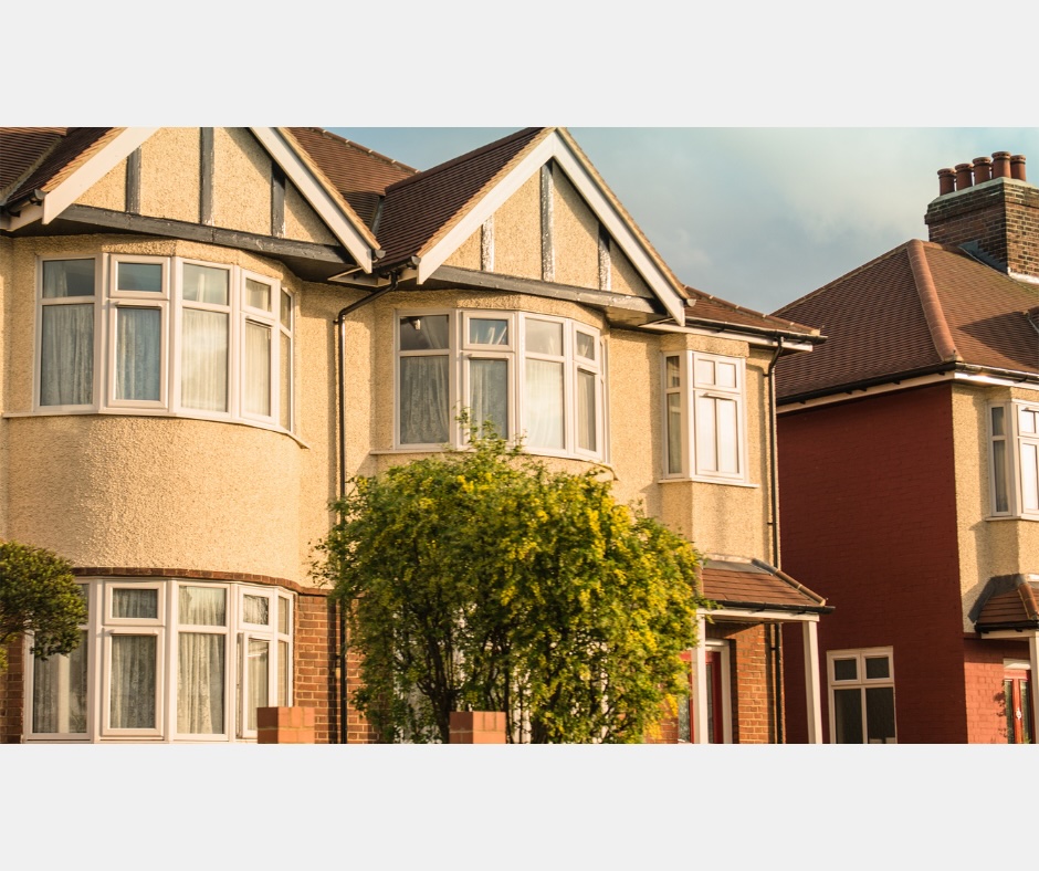 Lithgows's tweet photo. House prices in the UK have fallen, according to the latest figures from Nationwide Building Society, with the average property value dropping by 0.6%. 

You can read more here - https://t.co/Lh1cUIErrJ

#HousePrices https://t.co/5A0JUIs2IC