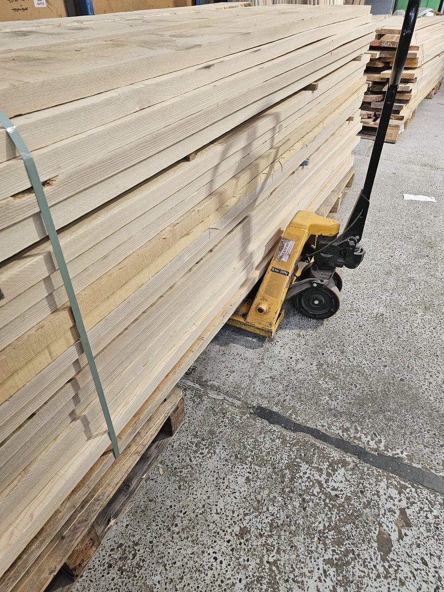 stebramwell's tweet photo. Potential new snooker cues. https://t.co/WZl54tsdyD