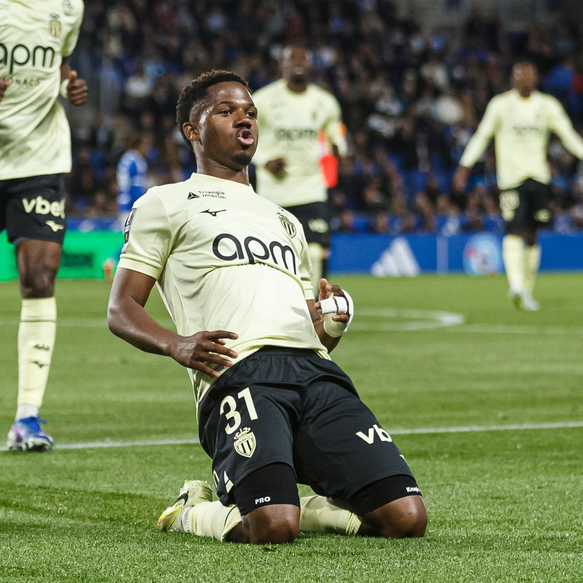 ActuL1_'s tweet photo. 🚨🚨💣 HERE WE GOOOO !!! ANSU FATI 🇪🇸 RESTE DÉFINITIVEMENT À MONACO ! 🤩❤️🤍

Le club de la Principauté va débourser 11 M€, assortis d'une clause de pourcentage à la revente pour Barcelone.

(@FabrizioRomano) https://t.co/mpNuvprE5l