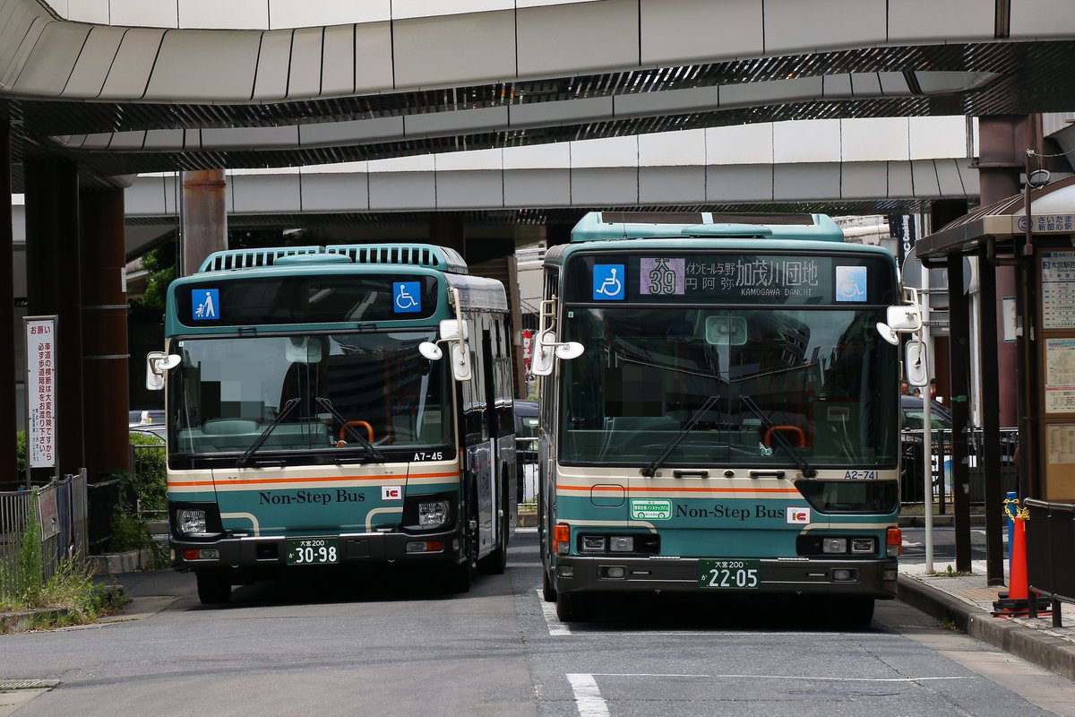 Kitaura50's tweet photo. 西武バス
A2-741 (大宮/QKG-MP37FK)
A7-45 (大宮/QDG-LV290N1)
国際興業バス
6883 (西浦和→川口/PKG-LV234L2)
除籍が進んでる西武のA2代と国際興業の6800番台。記録される方はお早めに。
6883が元西浦和の車だということはwikiを見るまで知りませんでした(笑)
#西武バス #国際興業バス #引退が近い奴 https://t.co/2EqggcD5vw
