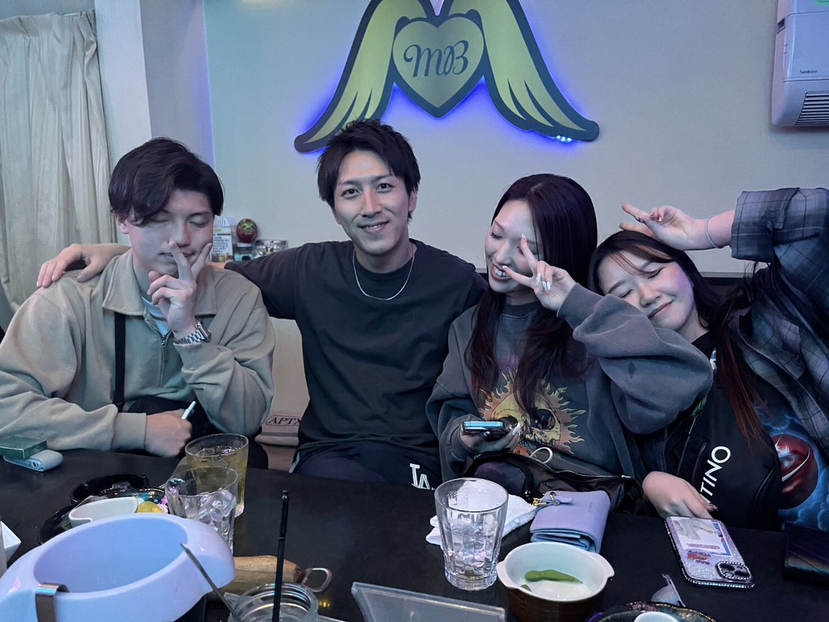 bar_magicalba7's tweet photo. ┈┈┈┈┈┈┈
💃 2026.6.1 MON ✨
┈┈┈┈

皆様ごきげんよう( ˘ω˘ )✨

6月でっす😆✨

早速、台風予報が出てますがまじかるバナナは営業予定です💅

無理のない範囲で、「気分転換したい」そんな時は、ふらっとどうぞ🌙✨

※天候状況により【変更時】は改めてお知らせします https://t.co/HGVe95W3Df