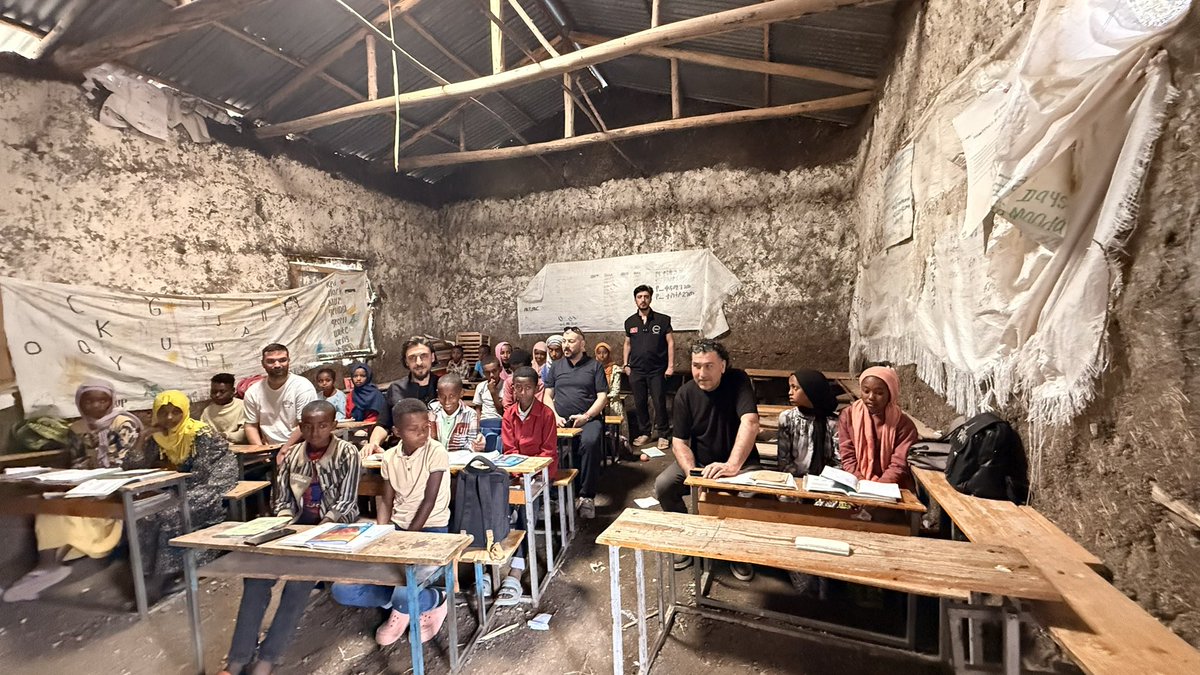 musapolatnet's tweet photo. İyilik hareketinde sağına soluna bakmadan BEN VARIM anlayışıyla; 
Mazlum ve mağdur kardeşlerimizin yüzlerindeki tebessüm bizim en büyük mutluluk kaynağımız.

Yine yeniden en güzel hikayelere paydaş olacağız, iyilik hareketinin öncüleri olma gayretimize devam edeceğiz. https://t.co/M0eN0x6Mkd