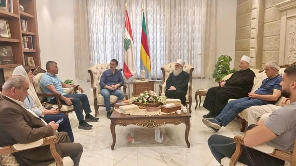 MDruze's tweet photo. سماحة شيخ العقل يتلقى اتصالاً من قائد الجيش بخصوص القمة الروحية المقررة غداً: دعوة إلى موقف وطني موحد في مواجهة التحديات ومناشدة الدول المؤثرة للتدخل لوقف الحرب...
https://t.co/sQKdU2dwp6 https://t.co/4Jo6DKHgbF