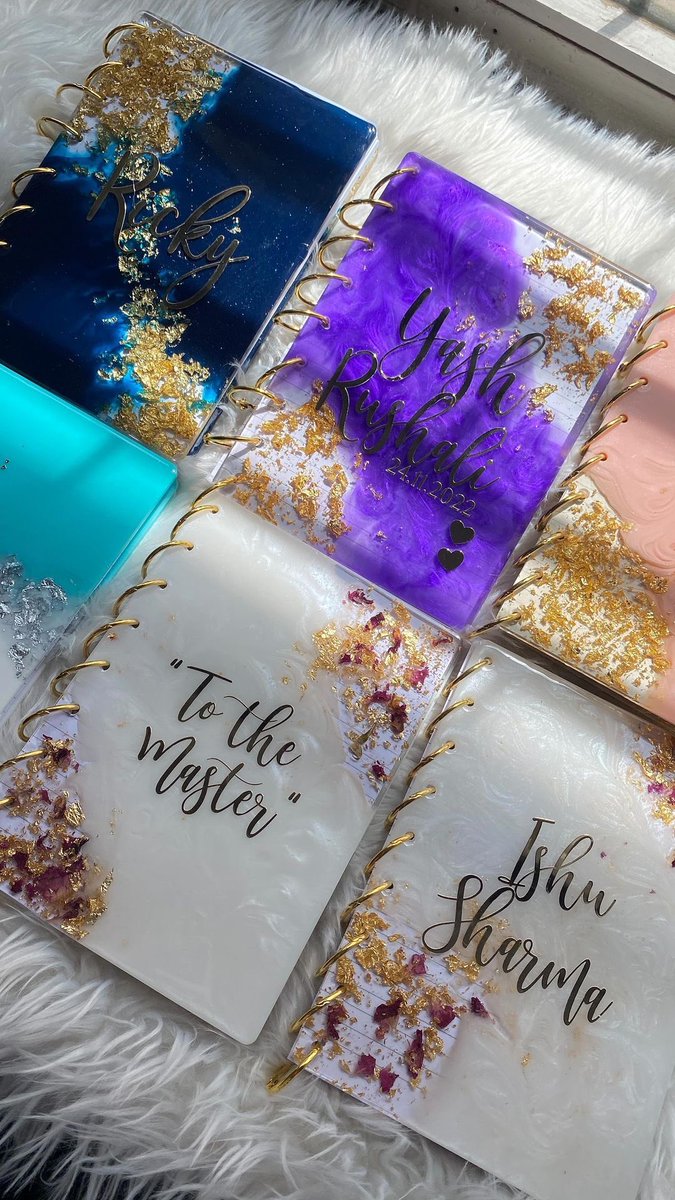 _muneeroh's tweet photo. Please retweet when you see this🙏

Beautiful Resin Journal

Designed with love and crafted for your thoughts, plans, and memories 

Price starts from N14,000 upwards (varies with print and extra items).

Location: Lagos state 
Nationwide delivery https://t.co/df4hB3cGdn