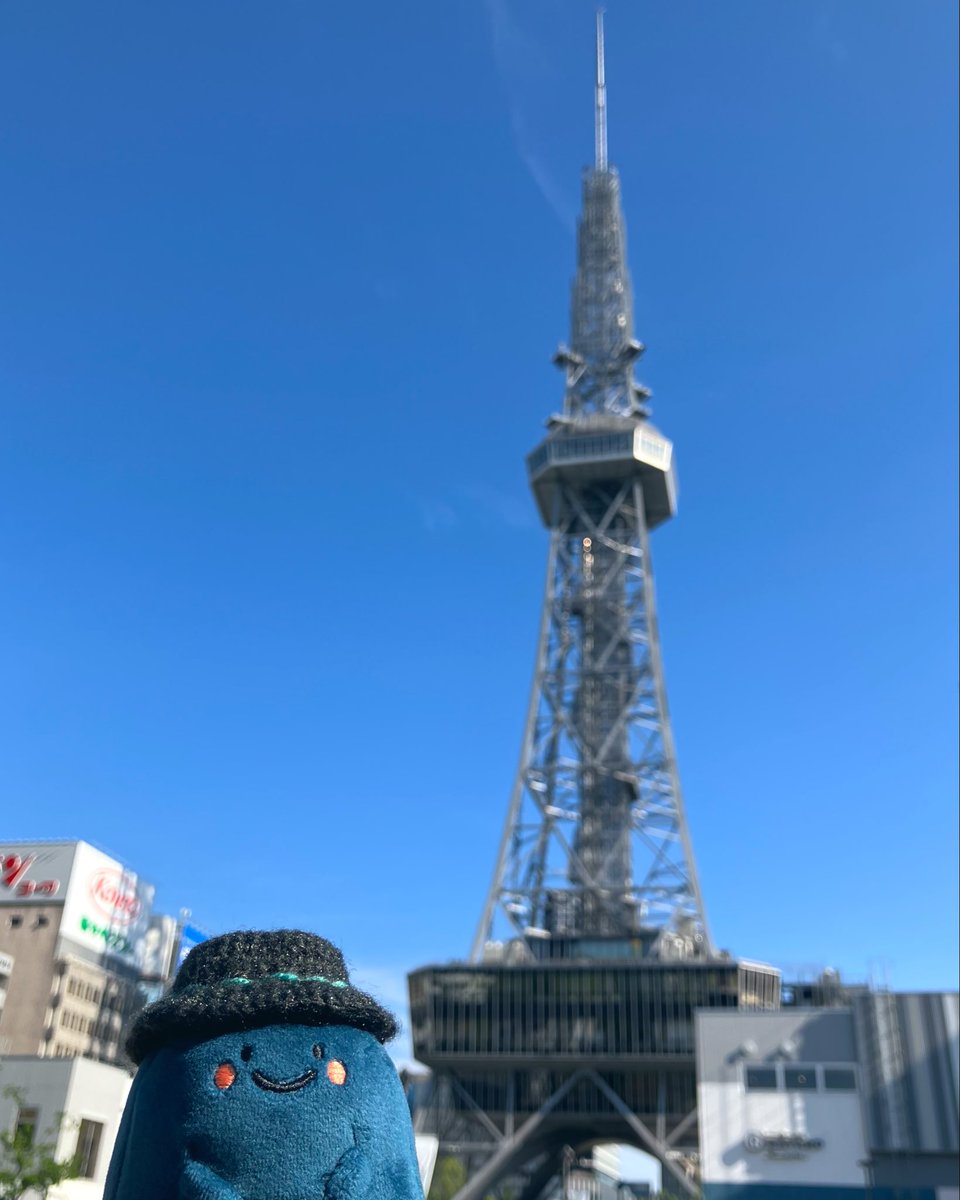 stm_potato's tweet photo. 名古屋旅！
食べるのと買い物であっという間に時間が過ぎました🙌

草薙館の真剣を持てるコーナーで大太刀の重さにビックリ🫢普通の長さの刀でも重い…！鍔のカッコよさにも驚きました。
刀剣乱舞のおかげで興味の幅が広がってありがたいです。 https://t.co/9fULtrwVLl