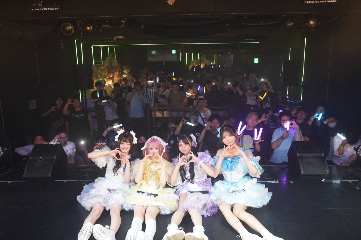 koimitu_info's tweet photo. あ！これ推さないとヤバいやつ‼️
〜あ！恋見つけちゃいました…♡お披露目ライブ〜

満員御礼‼️

たくさんの方にご来場いただき、最高の形でお披露目ライブを終えることができました。

会場いっぱいに広がった皆様の笑顔と声援のおかげで、忘れられないスタートを切ることができました。

今日見ていただいた景色を超えていけるよう、これからメンバー・運営一同さらに成長していきます。

「あ！恋見つけちゃいました…♡」の始まりを一緒に迎えてくださった皆様、本当にありがとうございました！

これからの活動にもぜひご期待ください♡

 #こいみつ