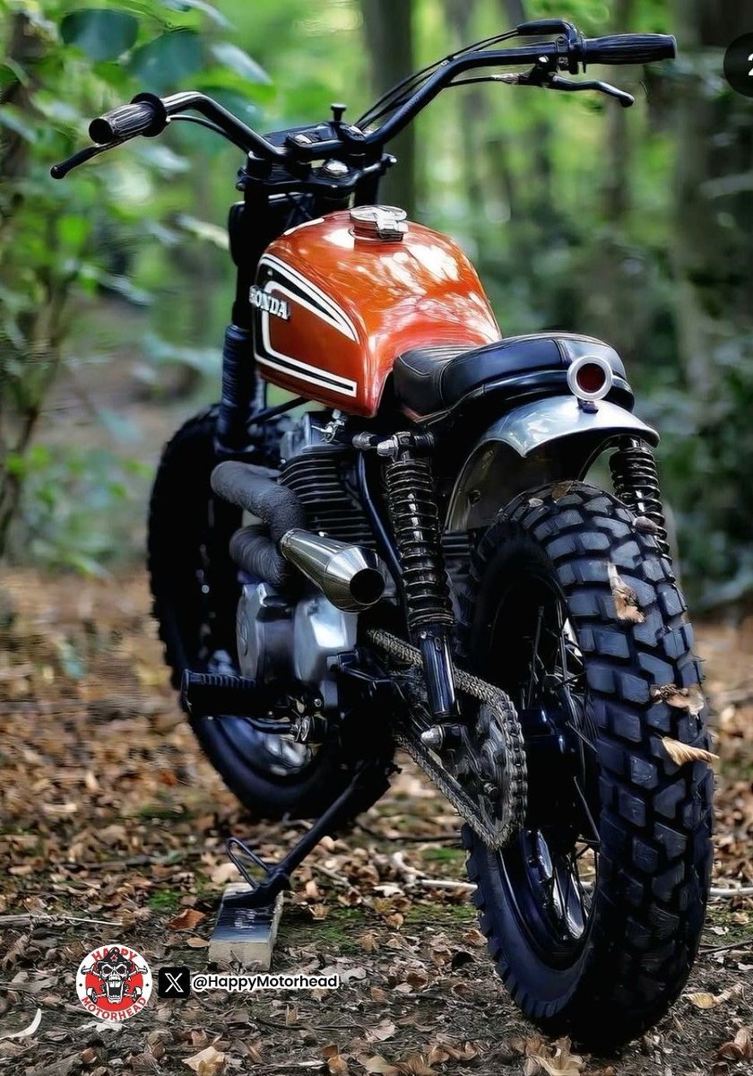 HappyMotorhead's tweet photo. Yay or Nay?
This Honda CM250 scrambler looks like it robbed a dirt bikeโs tires and a dragsterโs exhaust just to flex in the woods ๐
Knobby af, high pipes, zero fat.
#ScramblerLife #HondaCM250 #YayOrNay #CustomBike https://t.co/1GZ0tZT2VK