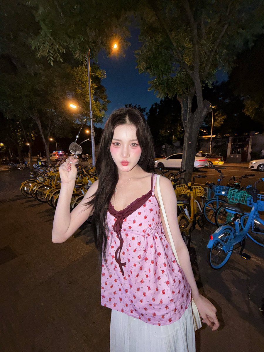CheerTHX's tweet photo. ปักกิ่งDay 4ง้าบอ้วร ลงให้เบื่อกันไปเลย(ล้อเล่นอย่าพึ่งเบื่อกัน)🥺🥺น้ำแตงโมฟีลไทยยุนะแม่ วันนี้ชุดก็น่ารักด้วยช่ะมะจ้ะ😆😆

#cheerthx #beijing #thx_th https://t.co/d1BBrGL7e9