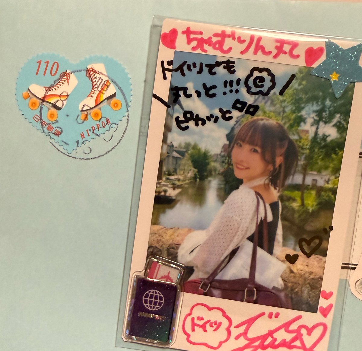 cham_dash's tweet photo. ゆり丸のドイツチェキが届いた🇩🇪
と思ったら旭🌅📮
だと！？ https://t.co/vO9AXjeNzL