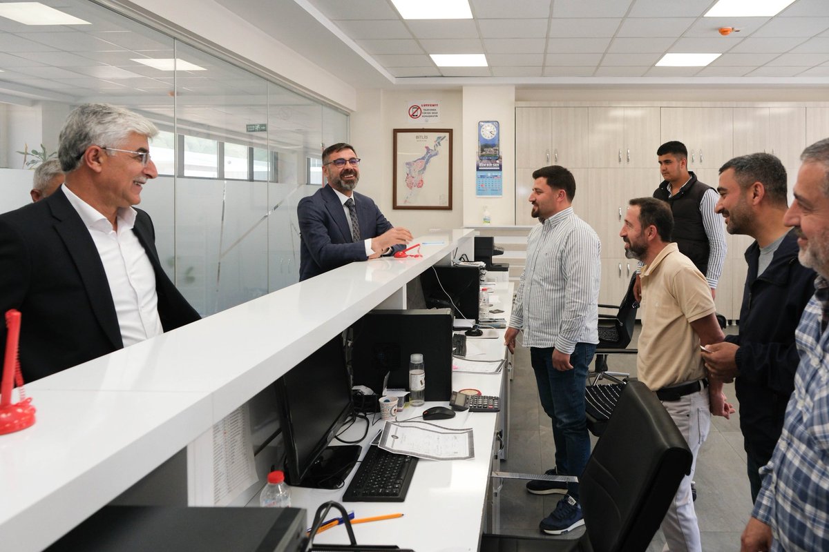 Ntanglay's tweet photo. Kıymetli belediye personelimizle bir araya gelerek Kurban Bayramı’nı tebrik ettik.

Bayramın sağlık, huzur ve berekete vesile olmasını temenni ediyor, tüm mesai arkadaşlarıma çalışmalarında başarılar diliyorum. https://t.co/6uECc4rRL8