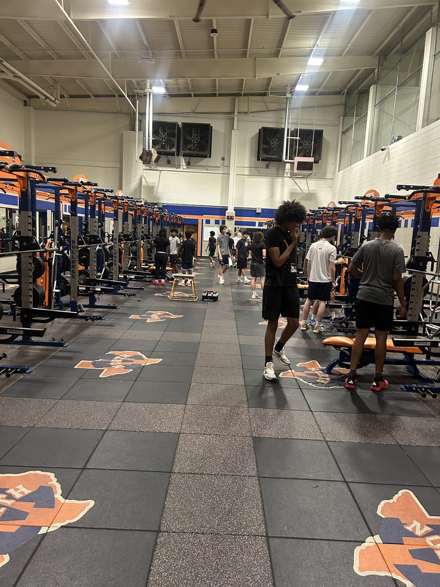 MNHSboyshoops's tweet photo. Summer Workouts https://t.co/9alYz3mCVc