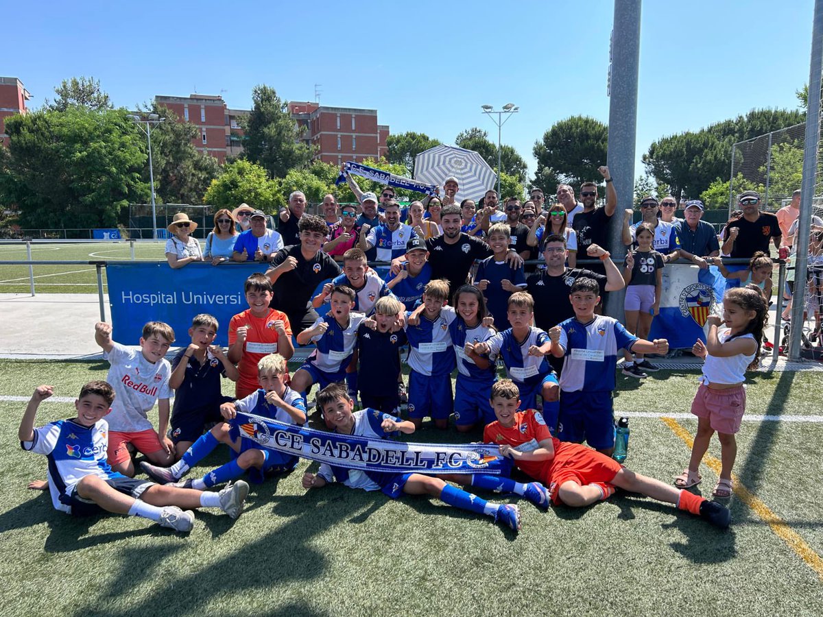 FutBaseCES's tweet photo. 🔥 L’𝗔𝗟𝗘𝗩𝗜́ 𝗦𝟭𝟭 𝗔 està a la final del play-off d’ascens!

🤩 Els arlequinats van guanyar ahir el seu partit i aquest cap de setmana jugaran la final amb l’ascens en joc

👏🏻 Enhorabona, nois! Quina temporada esteu fent! https://t.co/Ts9py51mlp
