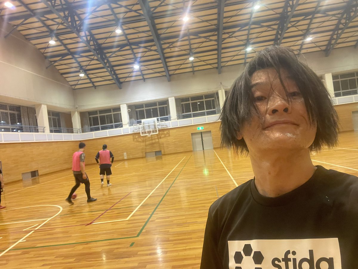401_'s tweet photo. MONDAYフットサル⚽️
6月の思いっきりライブを楽しむために身体仕上げていきます💪

ディフェンスからのアシスト👍
今日も良いプレイできたー！ https://t.co/La5woBgIjX