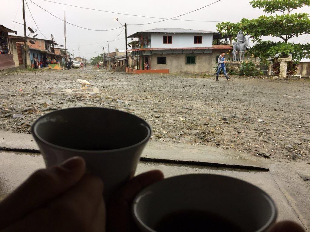 eajafox's tweet photo. Así nos tomamos el café en la Blanquita Murrí, al occidente de Antioquia en Frontino. https://t.co/QeKaxm5sWf