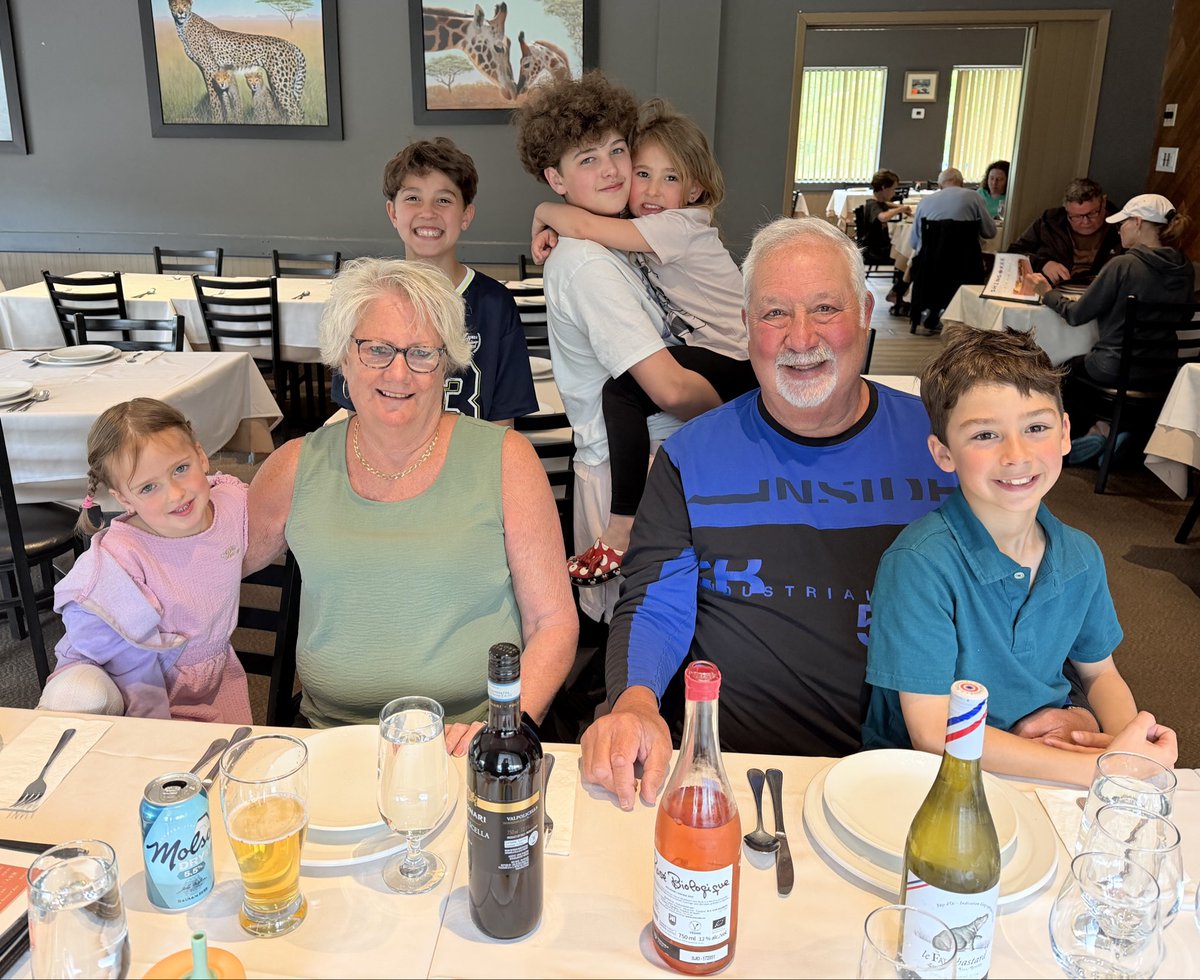 SheldonKagan's tweet photo. Tonight Linda and I are our for dinner with our family at Shing Kee restaurant. Our 5 grandchildren Londyn, Eva, Jayden, Camden &amp; Turner love Chinese food! https://t.co/ZepzVVjwoB