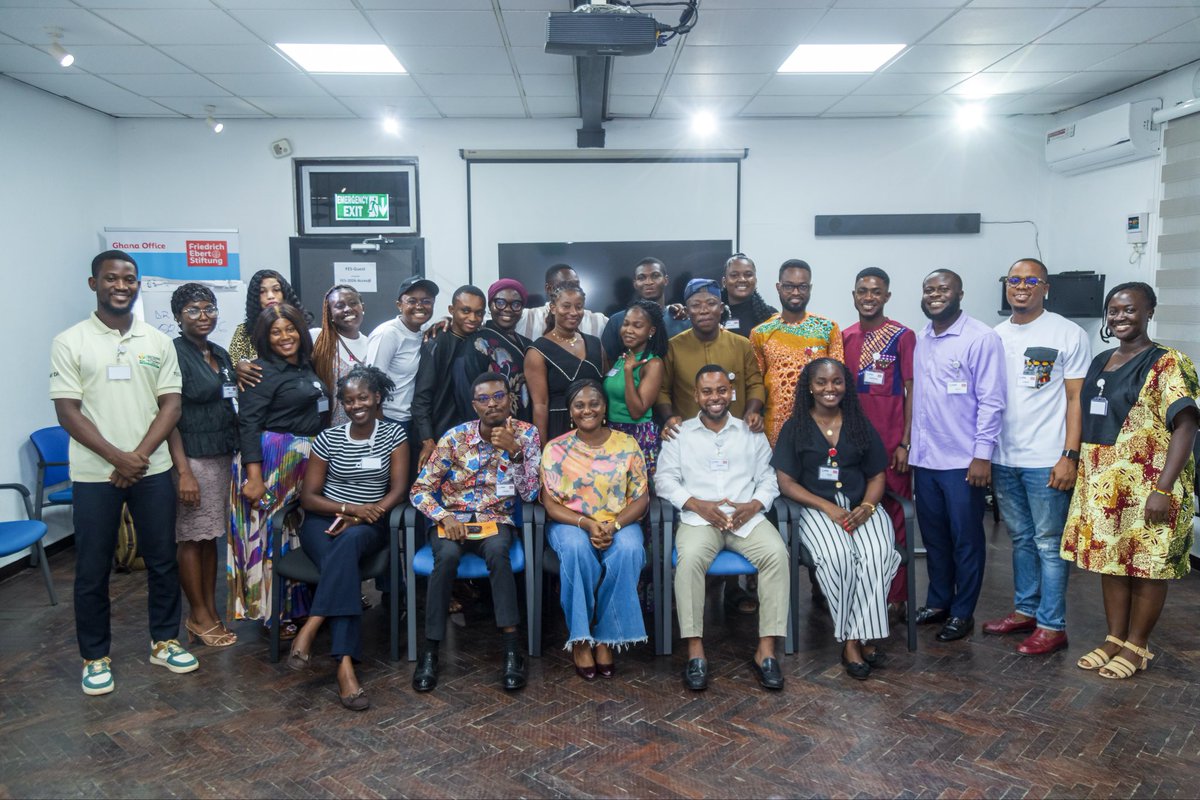 The_GabbyAppiah's tweet photo. Be part of the change and let your future self thank you. Why? - Through YLP, young people are challenged, trained, and leveled up to think critically, own their responsibilities, and stand out in the world. https://t.co/nKCEsaw6yF