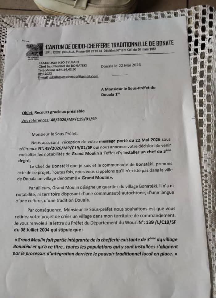 Same_willo's tweet photo. Depuis 2004, un groupuscule de personnes fait pression, afin de faire de grand moulin, quartier ou ils vivent, une chefferie de 3e degré.

Le sous-préfet, Mr Heungap, 2ans en poste, décide bizarrement, de réaliser ce voeu.

À ce groupuscule. Deïdo n'est pas dikolo ou bonassama ☝🏿 https://t.co/qlSVqfv5m0